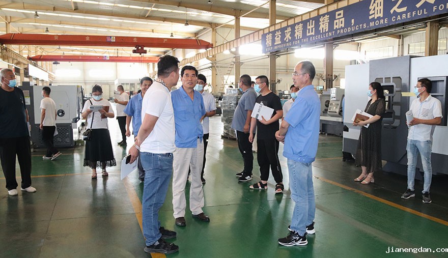  高新区数十家规模以上工业企业来我司参观学习